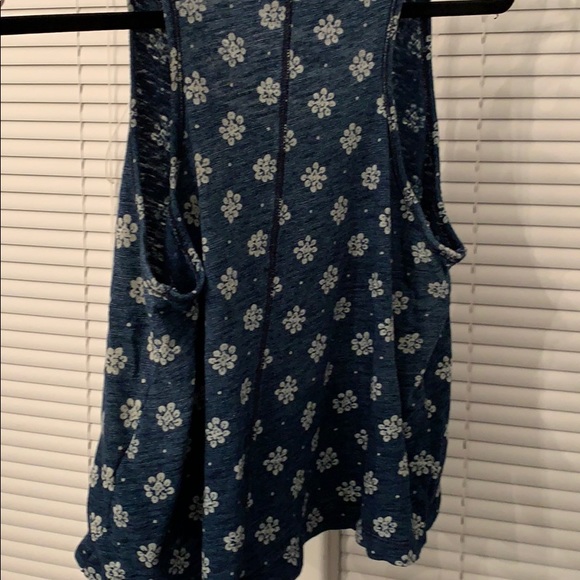 Blue Tank - Picture 3 of 3